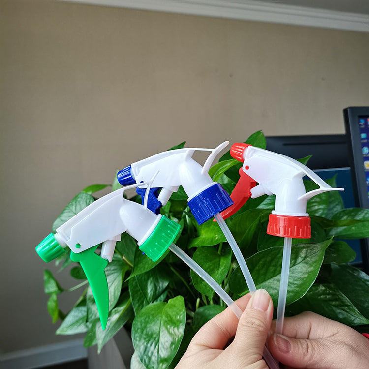 Plastic spray bottle head, trigger style, replacement nozzle with pipe for easy application. Plastic spray bottle head, trigger style, replacement nozzle with pipe for easy application.